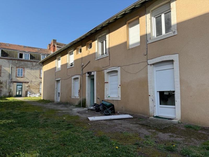 Immeuble - 143 m² - 12 pièces