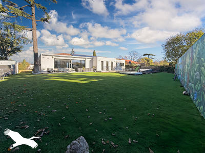 Maison - 350 m² - 12 pièces