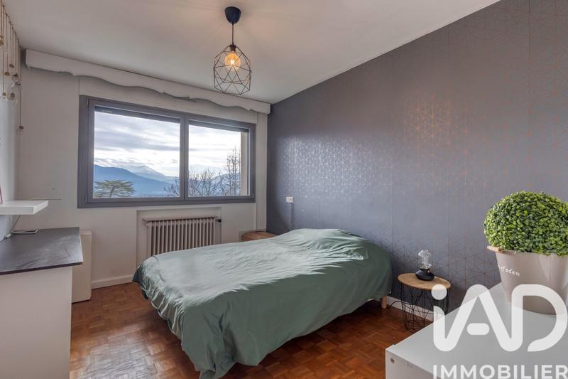 Maison - 233 m² - 8 pièces