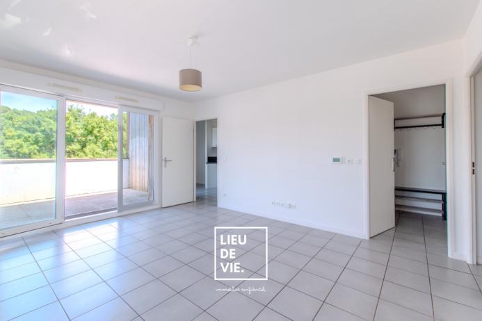 Appartement ancien - 81 m² - 4 pièces