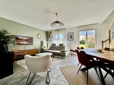 Maison - 81 m² - 5 pièces