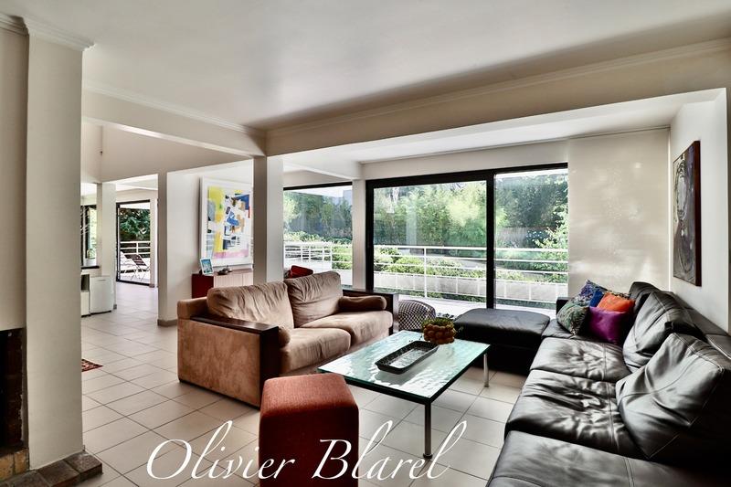 Maison d'architecte - 237 m² - 8 pièces