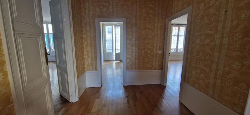 Maison - 340 m² - 6 pièces