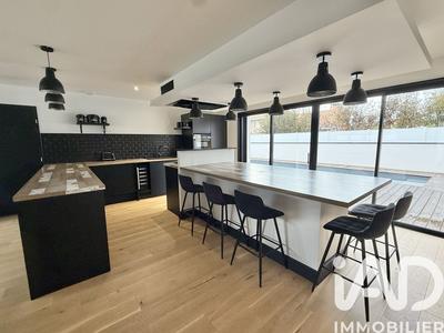 Maison - 168 m² - 7 pièces