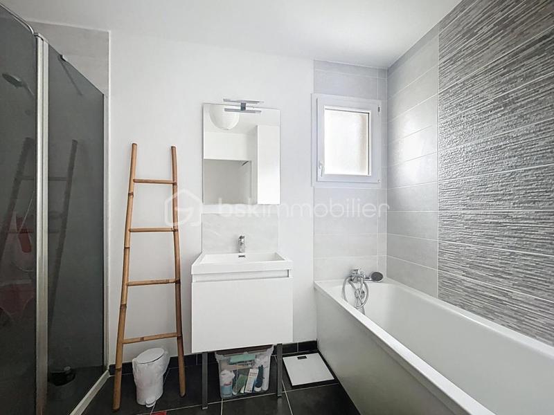 Maison - 102 m² - 5 pièces