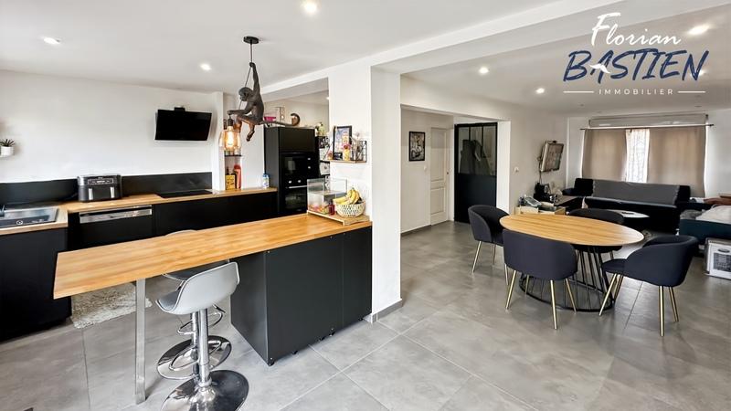 Maison - 86 m² - 5 pièces