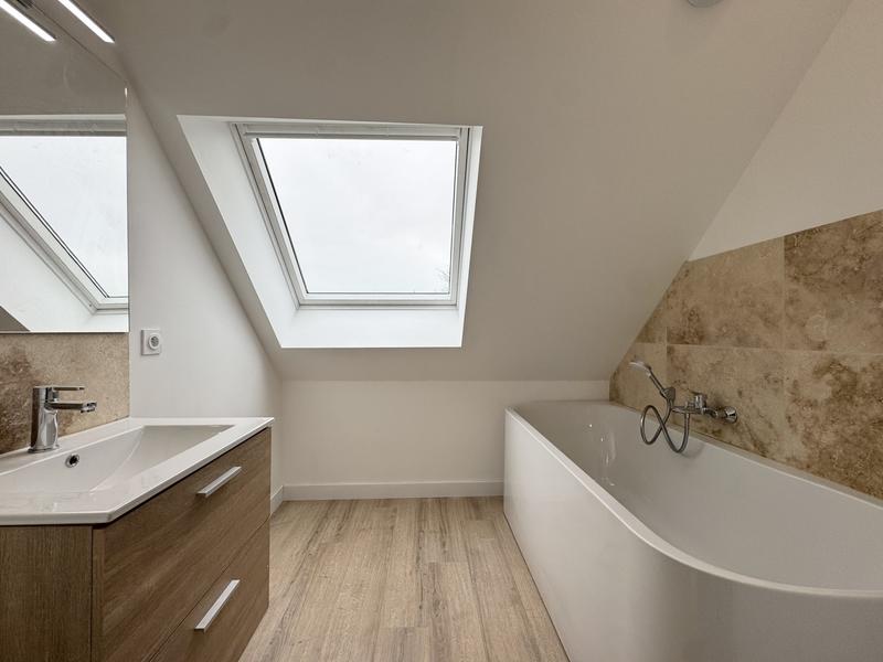 Maison - 122 m² - 4 pièces