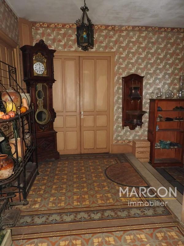 Maison - 320 m² - 10 pièces