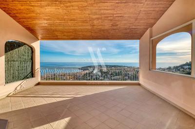 Appartement - 111 m² - 4 pièces