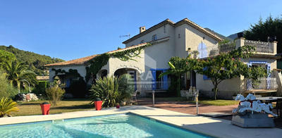 Villa - 300 m² - 10 pièces