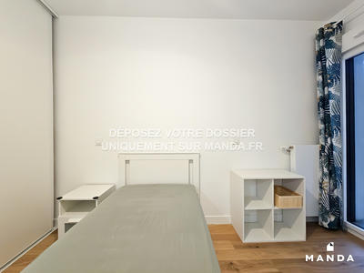 Chambre - 11 m² - 4 pièces