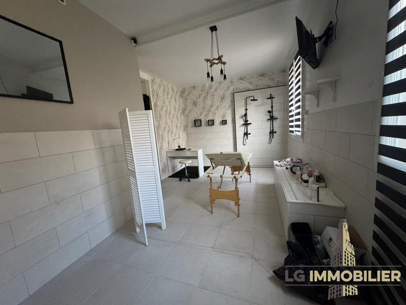 Local commercial - 65 m² - 5 pièces