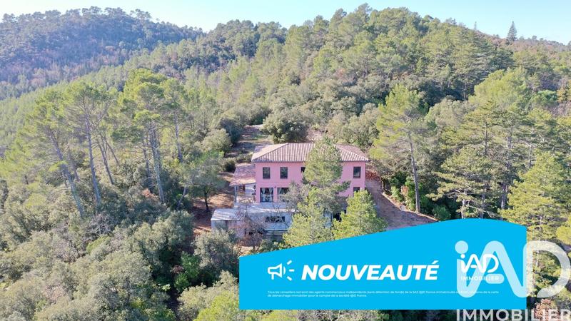 Maison - 305 m² - 10 pièces