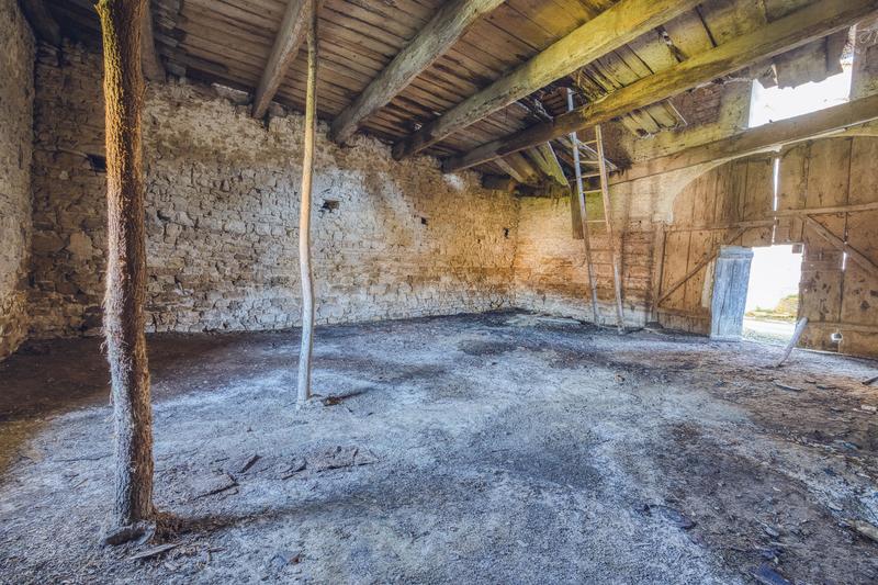 Grange - 76 m² - 1 pièce