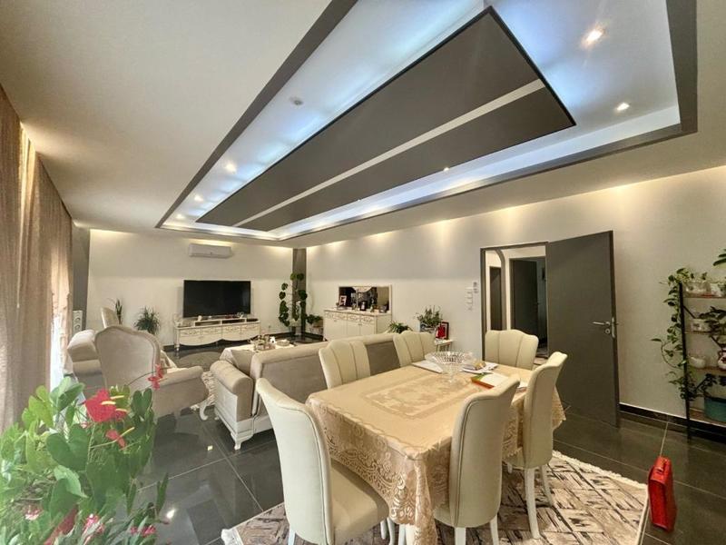 Maison - 149 m² - 9 pièces