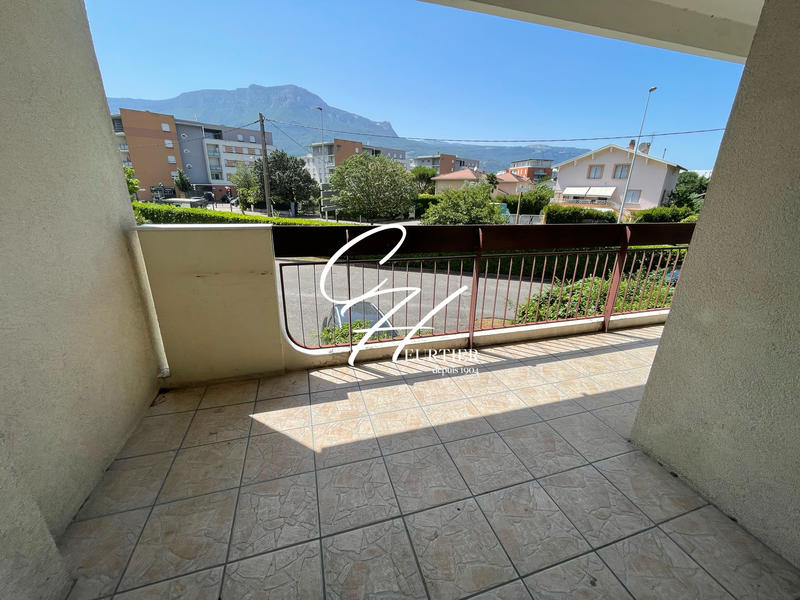 Appartement - 96 m² - 5 pièces