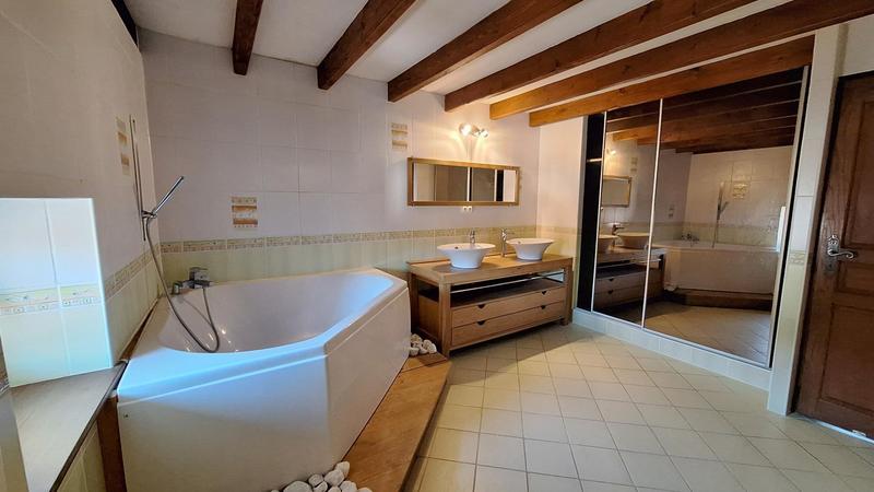 Maison - 190 m² - 8 pièces