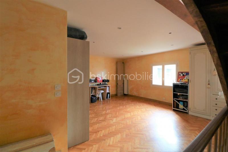 Maison - 230 m² - 7 pièces