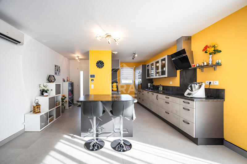 Maison - 95 m² - 5 pièces