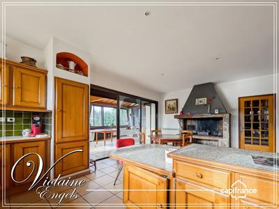 Maison - 217 m² - 7 pièces