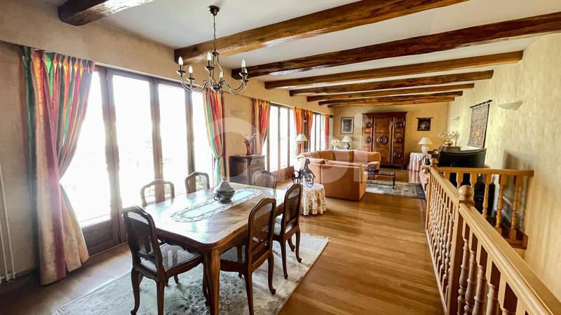 Maison en pierre - 323 m² - 10 pièces