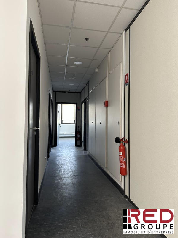 Entrepôt - 1 265 m²