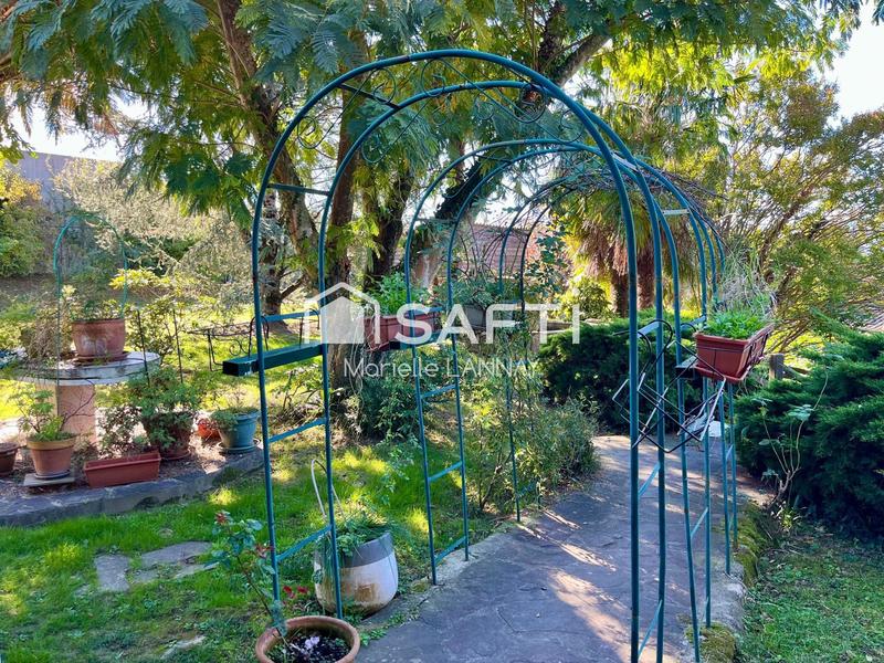 Maison - 190 m² - 8 pièces