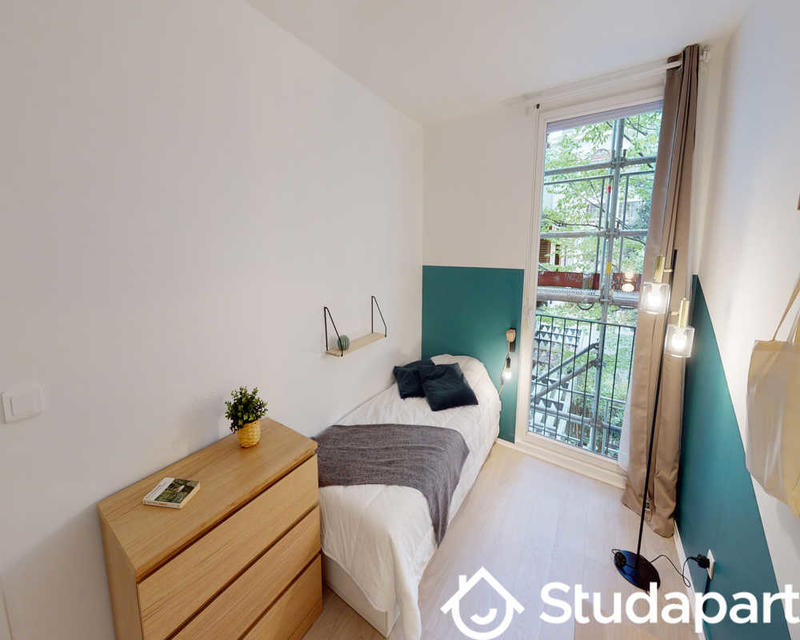 Chambre - 140 m² - 1 pièce