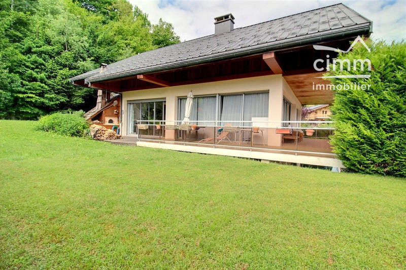 Villa - 363 m² - 6 pièces