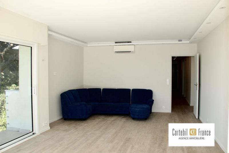 Villa - 245 m² - 9 pièces