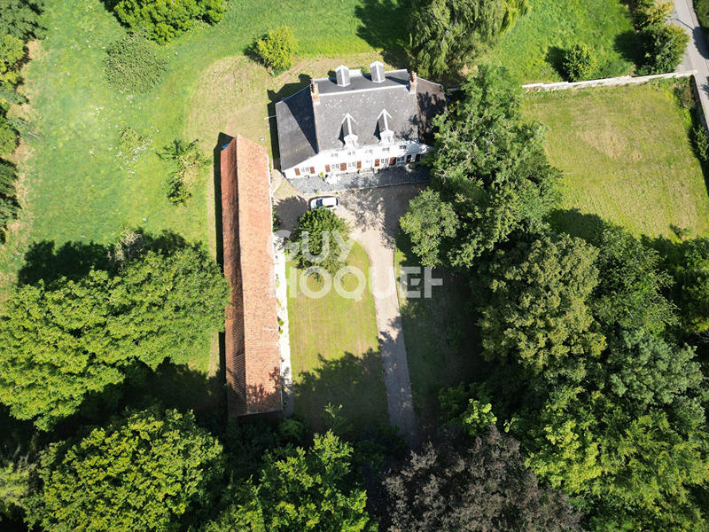 Demeure - 319 m² - 11 pièces