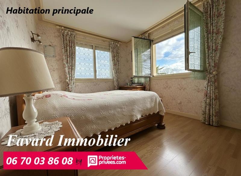 Maison - 260 m² - 12 pièces