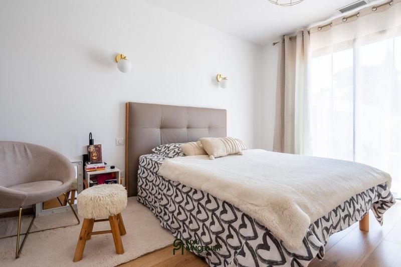 Maison - 220 m² - 5 pièces