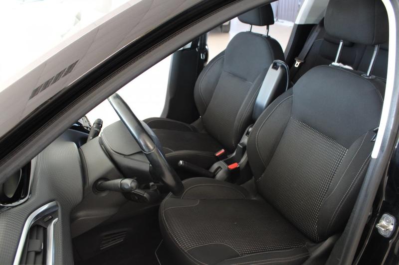 Peugeot 208 Puretech 82 €6.c Allure