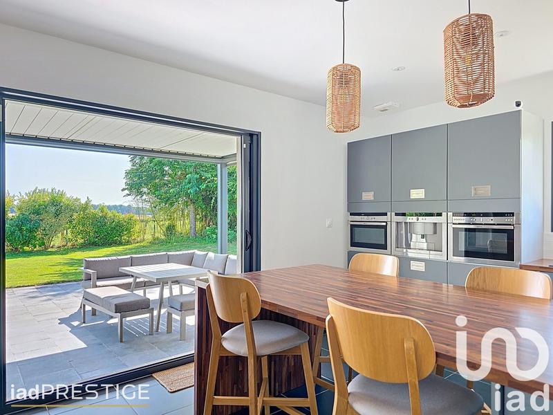 Maison - 240 m² - 7 pièces