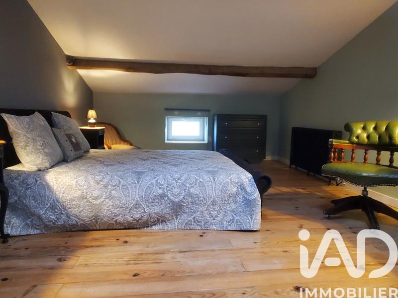 Maison - 220 m² - 6 pièces