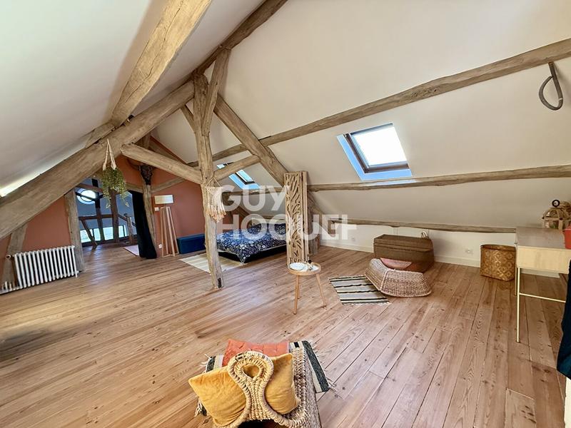 Maison - 216 m² - 10 pièces