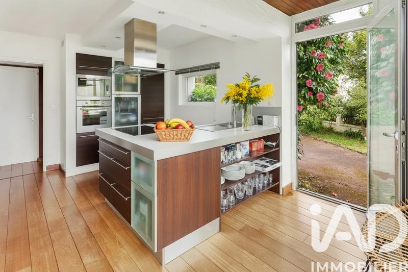 Maison - 208 m² - 6 pièces