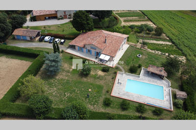 Maison - 273 m² - 6 pièces