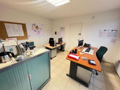 Bureau - 60 m²