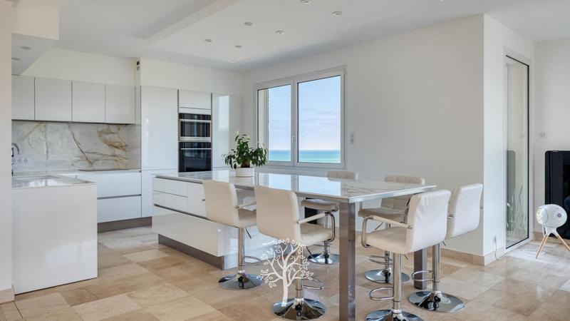 Maison - 278 m² - 7 pièces