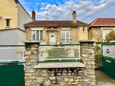 Maison traditionnelle - 73 m² - 5 pièces