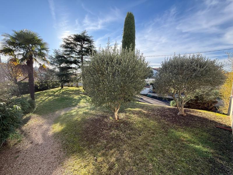 Maison - 229 m² - 8 pièces