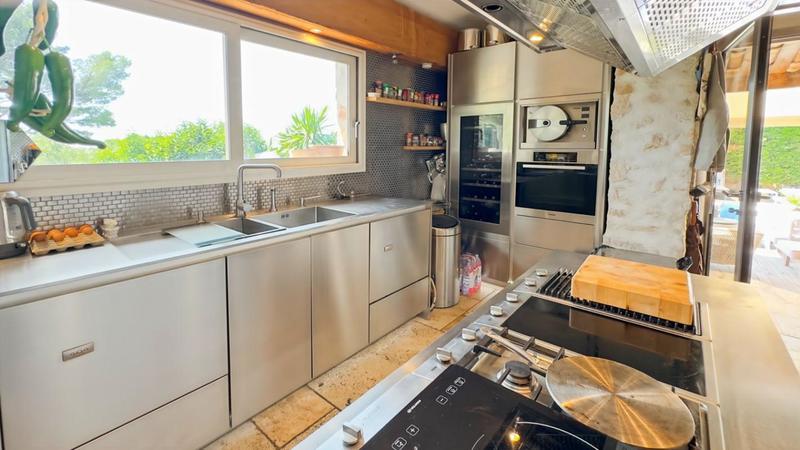 Maison - 220 m² - 5 pièces