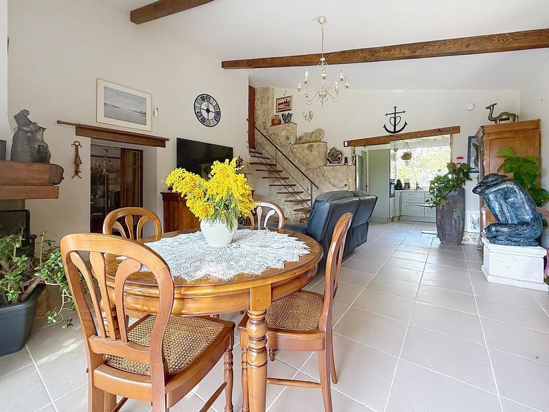 Villa - 180 m² - 6 pièces