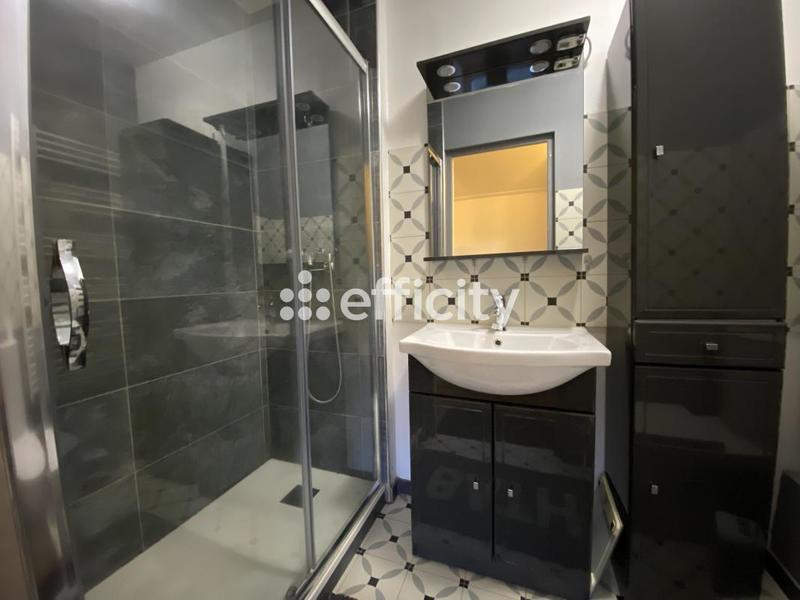 Maison - 102 m² - 4 pièces