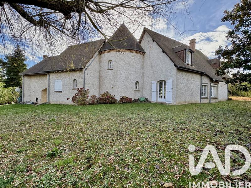 Maison - 232 m² - 8 pièces