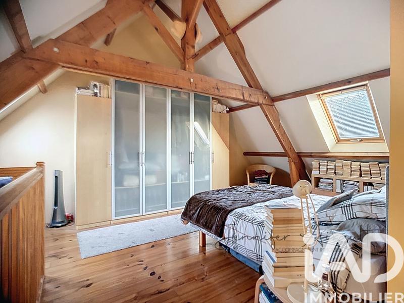 Maison - 210 m² - 6 pièces