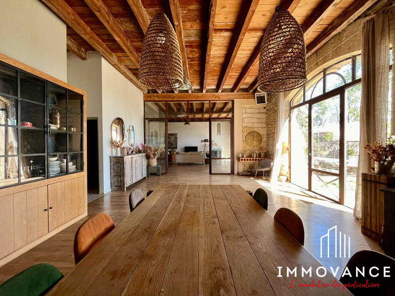 Maison - 335 m² - 8 pièces