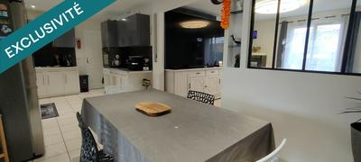 Maison - 90 m² - 5 pièces